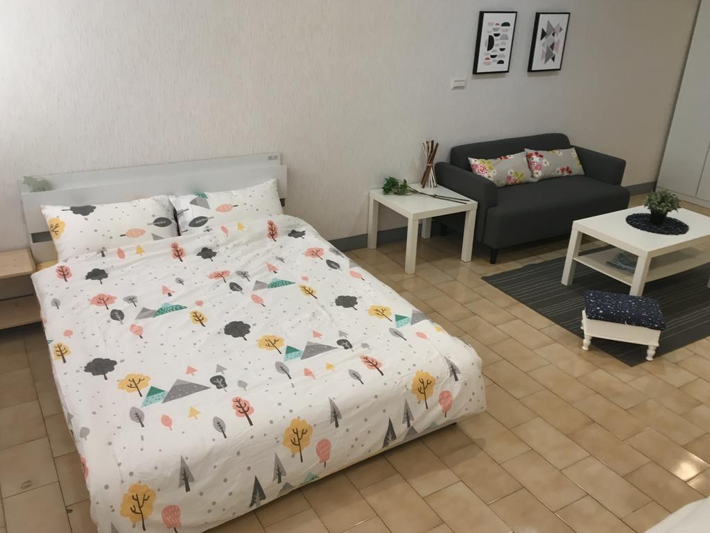 Walk Around.Tainan Apartment Екстериор снимка