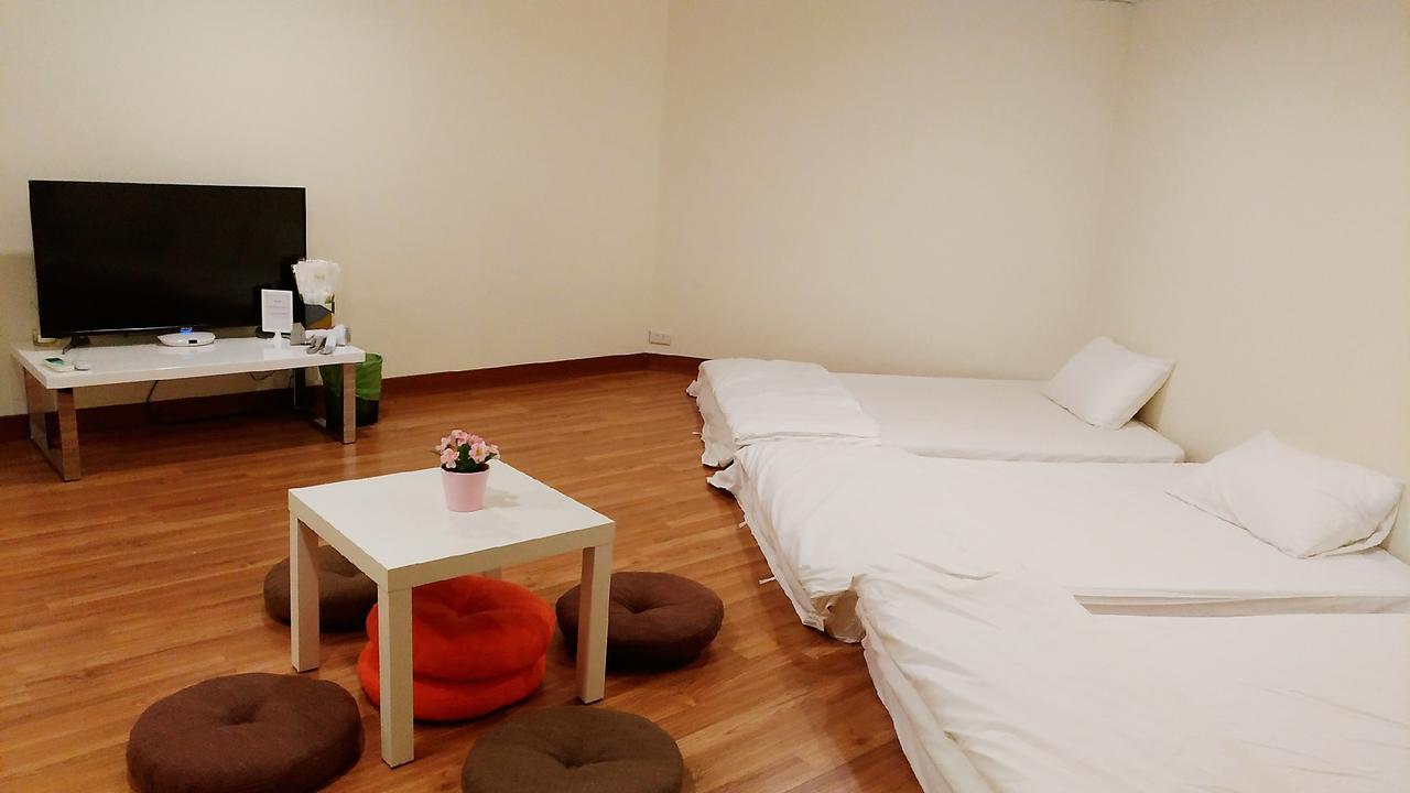 Walk Around.Tainan Apartment Екстериор снимка